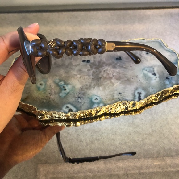 ✨⚜️Gorgeous Chanel Flower Sunglasses ⚜️✨ - Picture 5 of 10